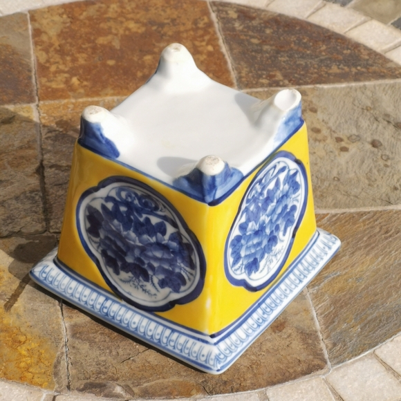 Chinese Porcelain Hand Painted Blue, Yellow and White Bonsai Pot/Plant Pot - Picture 4 of 7